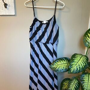 Women’s Medium Black & Gray Striped BaileyBlue Casual Dress